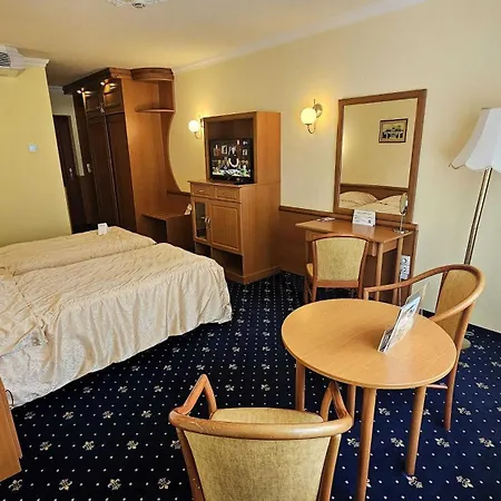 Korona Wellness, Rendezveny Es Borszalloda 4*