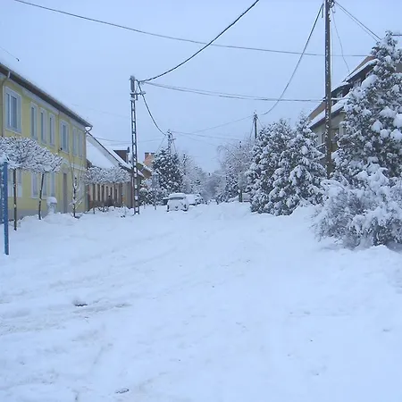 Korona Wellness, Rendezveny Es Borszalloda Eger