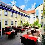 Korona Wellness, Rendezveny Es Borszalloda Eger