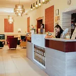 Korona Wellness, Rendezveny Es Borszalloda 4* Eger
