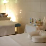 Korona Wellness, Rendezveny Es Borszalloda