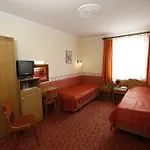 Korona Wellness, Rendezveny Es Borszalloda Eger