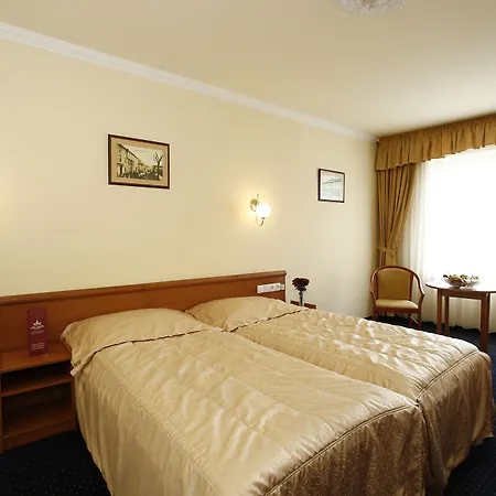 Hotel Korona Wellness, Rendezveny Es Borszalloda 4*