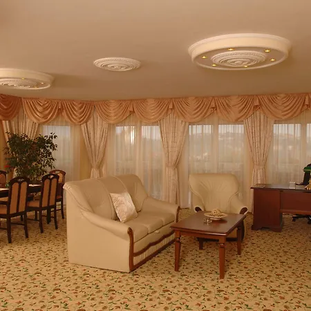 Korona Wellness, Rendezveny Es Borszalloda Hotel
