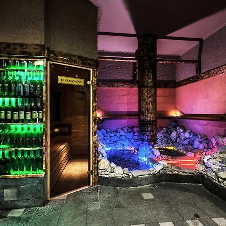 Hotel Korona Wellness, Rendezveny Es Borszalloda