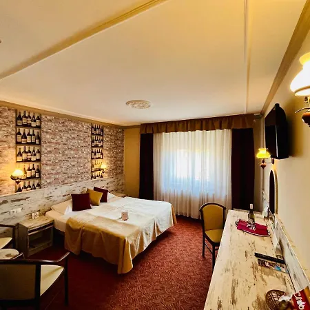 Korona Wellness, Rendezveny Es Borszalloda 4*