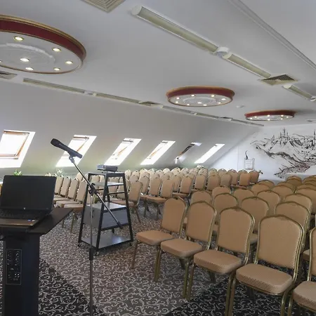 Korona Wellness, Rendezveny Es Borszalloda