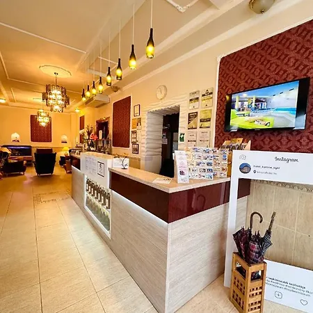 Korona Wellness, Rendezveny Es Borszalloda