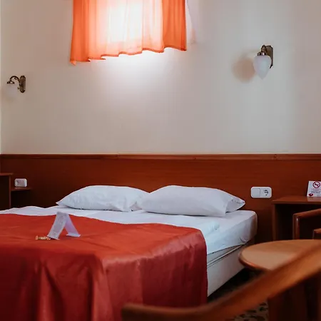 Korona Wellness, Rendezveny Es Borszalloda 4*