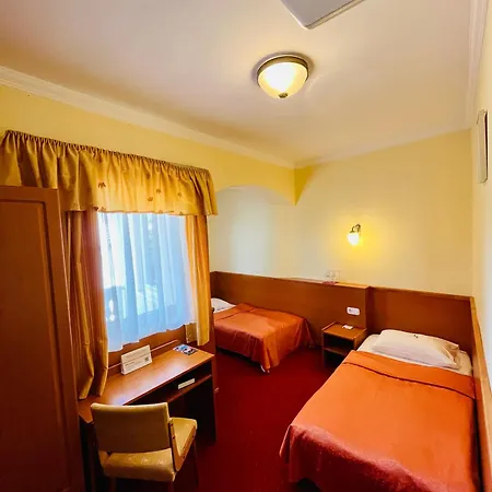 Hotel Korona Wellness, Rendezveny Es Borszalloda Eger
