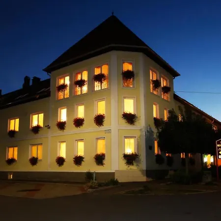 Korona Wellness, Rendezveny Es Borszalloda