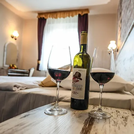 Hotel Korona Wellness, Rendezveny Es Borszalloda