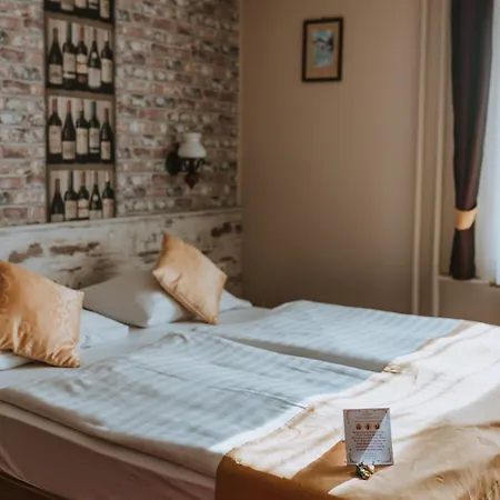 Hotel Korona Wellness, Rendezveny Es Borszalloda Eger