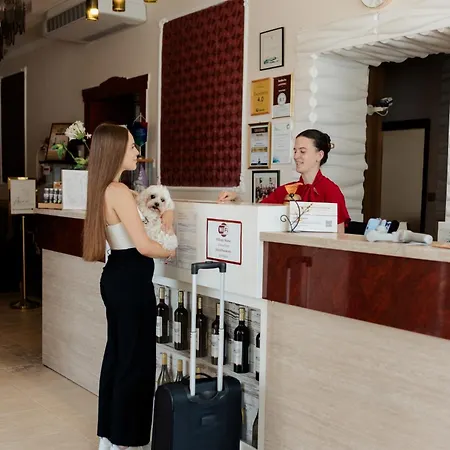 Korona Wellness, Rendezveny Es Borszalloda Eger