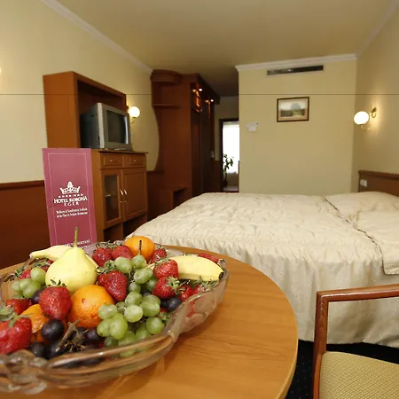 Hotel Korona Wellness, Rendezveny Es Borszalloda