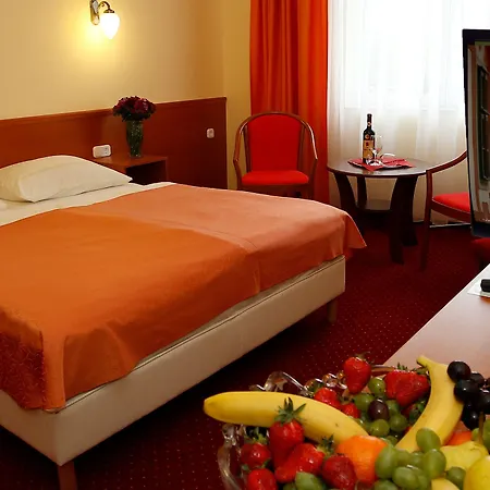 Korona Wellness, Rendezveny Es Borszalloda 4* Eger