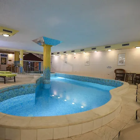 Korona Wellness, Rendezveny Es Borszalloda 4* Eger