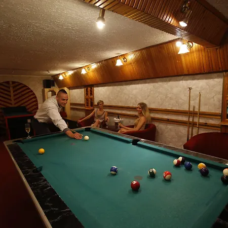 Korona Wellness, Rendezveny Es Borszalloda 4* Έγκερ