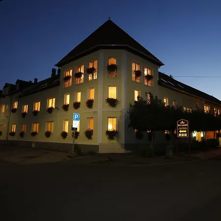 Korona Wellness, Rendezveny Es Borszalloda