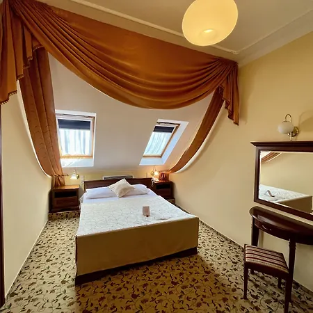 Korona Wellness, Rendezveny Es Borszalloda 4* Eger