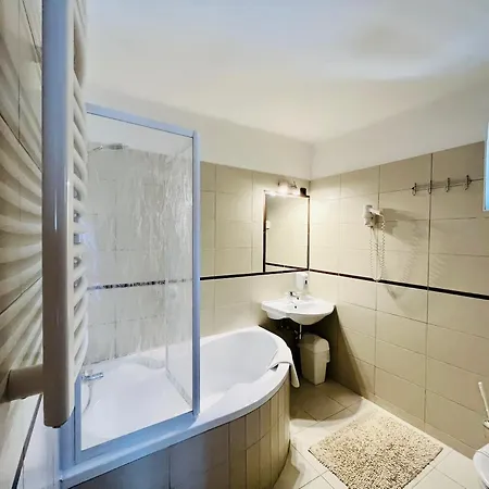 Korona Wellness, Rendezveny Es Borszalloda Hotel Eger