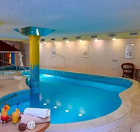 Hotel Korona Wellness, Rendezveny Es Borszalloda