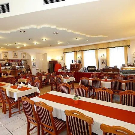 Hotel Korona Wellness, Rendezveny Es Borszalloda 4*