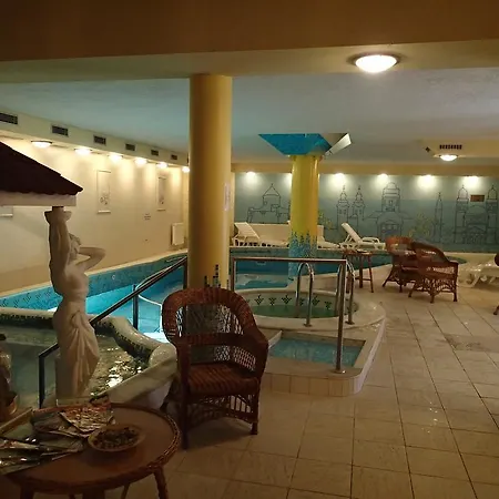 Korona Wellness, Rendezvény és Borszálloda