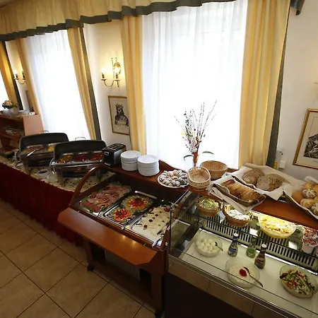 Hotel Korona Wellness, Rendezveny Es Borszalloda