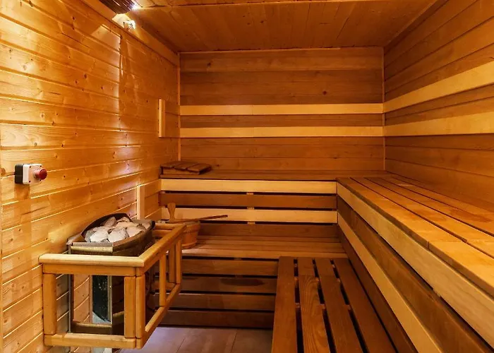 Korona Wellness, Rendezveny Es Borszalloda