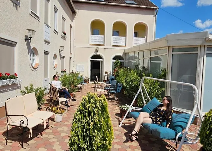 Korona Wellness, Rendezveny Es Borszalloda Hotel