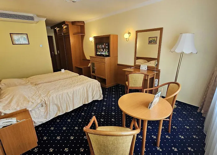 Korona Wellness, Rendezveny Es Borszalloda 4*