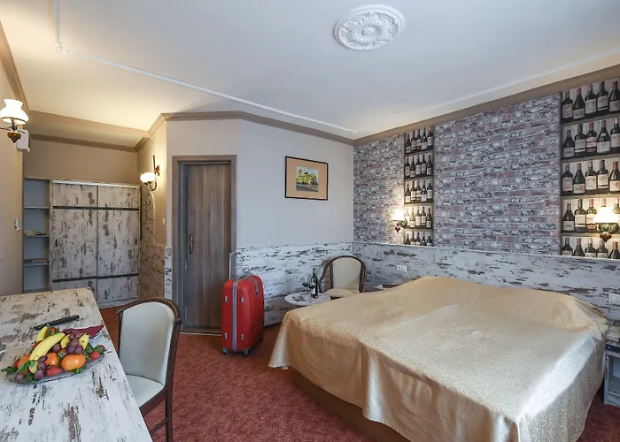 Hotel Korona Wellness, Rendezveny Es Borszalloda Eger