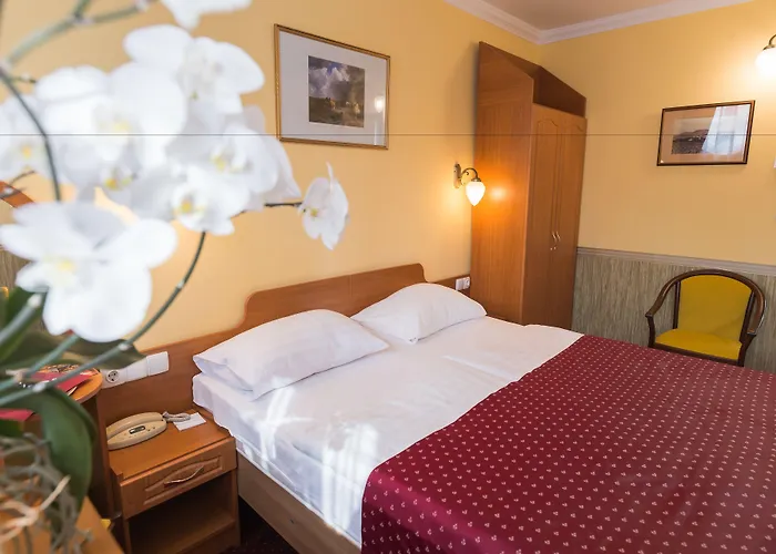 Korona Wellness, Rendezveny Es Borszalloda 4* Eger