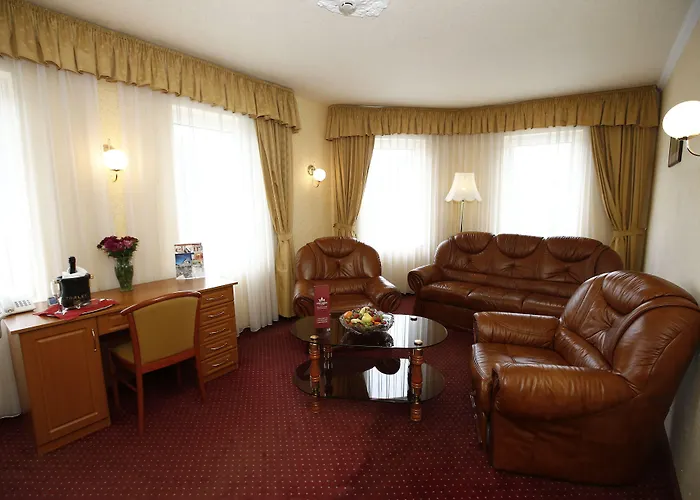 Hotel Korona Wellness, Rendezveny Es Borszalloda 4*