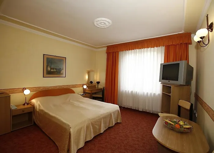 Korona Wellness, Rendezveny Es Borszalloda